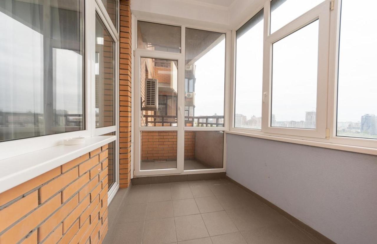 Апартаменти Люкс Класу В Новому Будинку В Центрі Kyiv Exterior photo